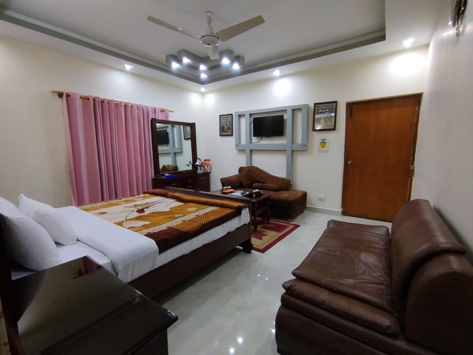 Alaf Laila Guest House Abbottabad Exterior photo